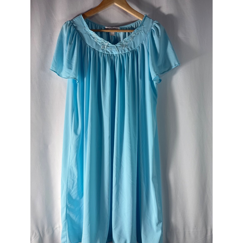 VTG Miss Elaine Classics Woman Blue Floral Embroidered Nightgown Short Sleeve 1X